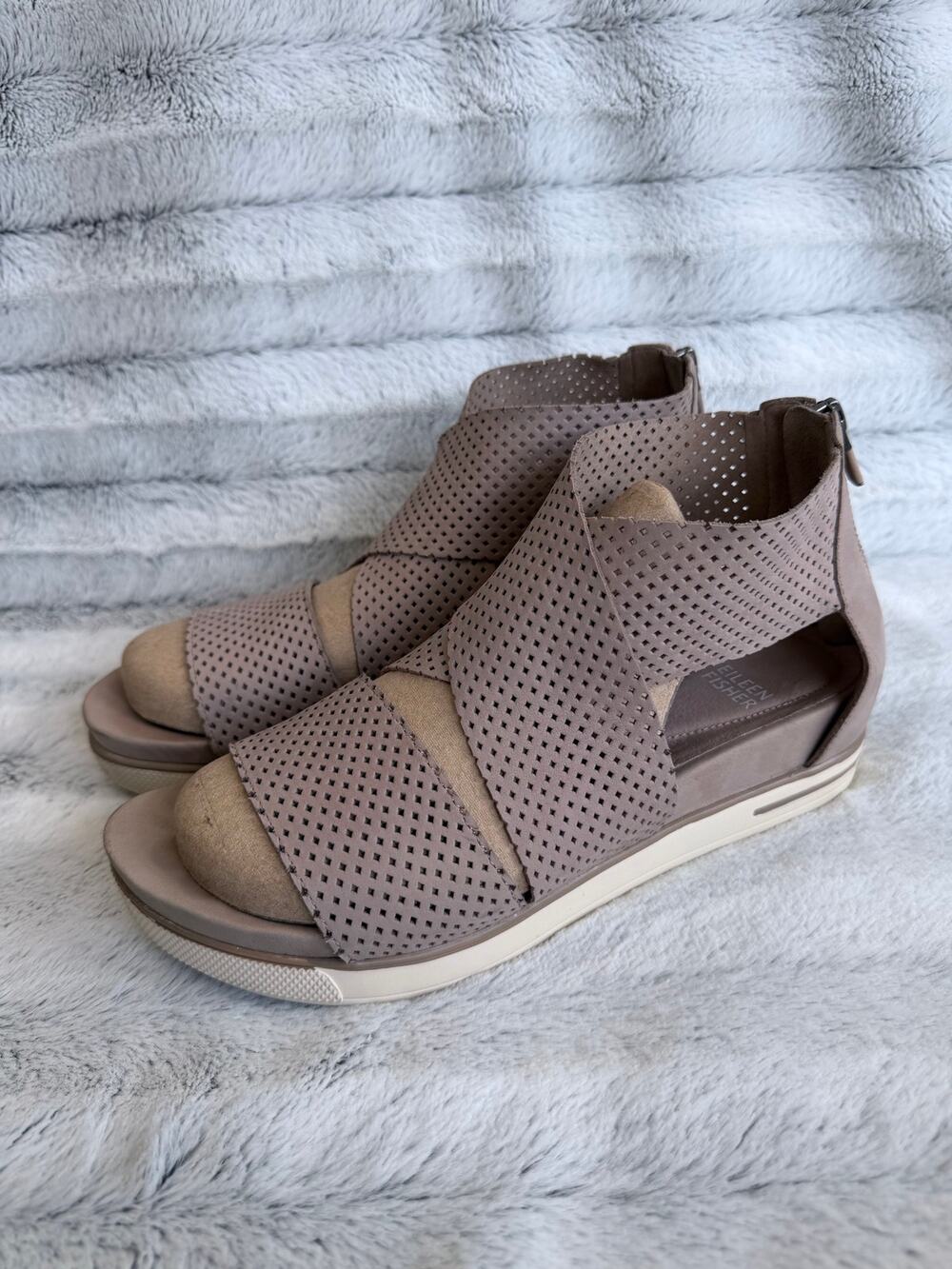 Eileen Fisher Perforated Leather Sport Wedge Sandals Taupe Women’s Size 9